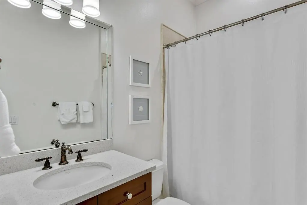Shore Thing 4 Bedroom 5 1/2 Ba House Destin