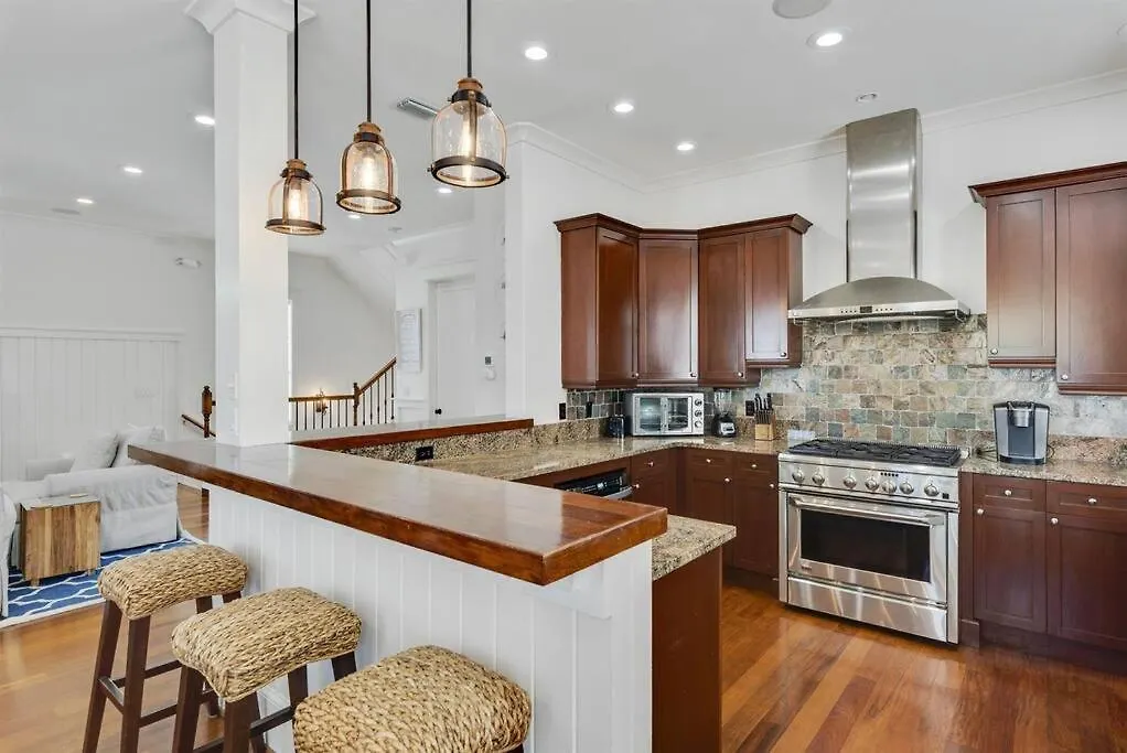 Shore Thing 4 Bedroom 5 1/2 Ba House Destin