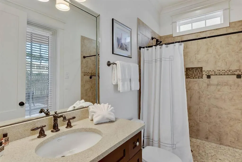 Holiday home Shore Thing 4 Bedroom 5 1/2 Ba House Destin