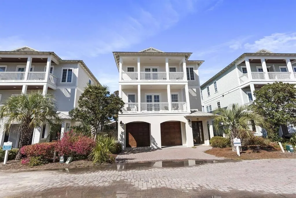 Shore Thing 4 Bedroom 5 1/2 Ba House Destin Holiday home