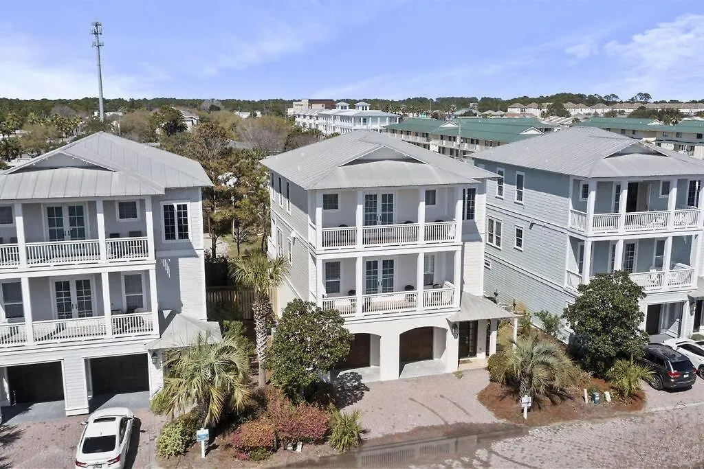 Shore Thing 4 Bedroom 5 1/2 Ba House Destin Holiday home