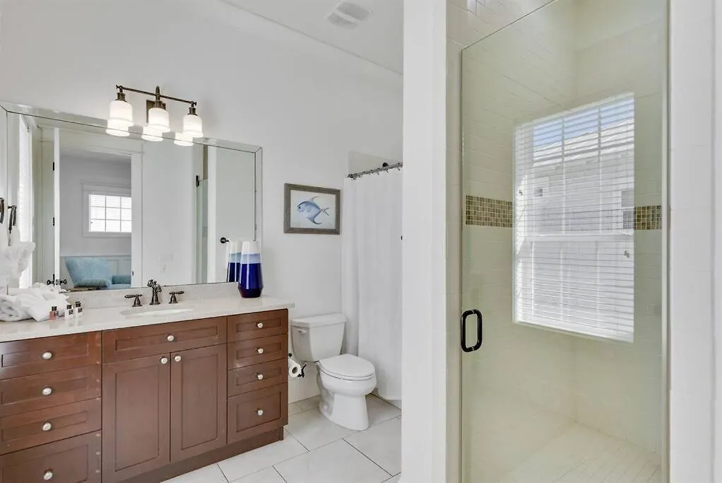 Shore Thing 4 Bedroom 5 1/2 Ba House Destin Holiday home